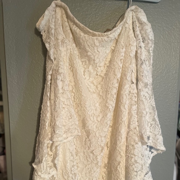 WAYF White Off Shoulder Lace Dress- Bell Sleeves - Picture 7 of 9